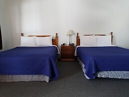 Stone Mountain Lodge and Cabins