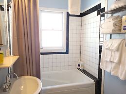 Stone Mountain Lodge and Cabins