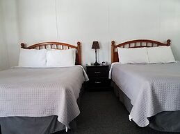 Stone Mountain Lodge and Cabins