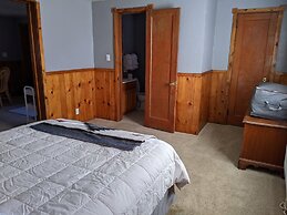 Stone Mountain Lodge and Cabins