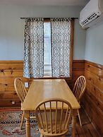 Stone Mountain Lodge and Cabins