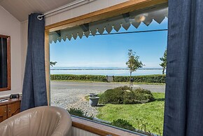 Juan de Fuca Waterfront Hotel & Cottages