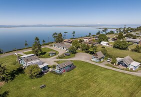 Juan de Fuca Waterfront Hotel & Cottages