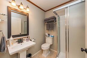 Juan de Fuca Waterfront Hotel & Cottages