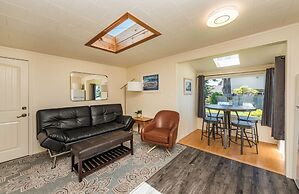 Juan de Fuca Waterfront Hotel & Cottages