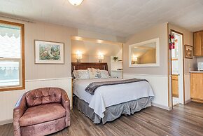 Juan de Fuca Waterfront Hotel & Cottages