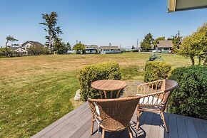 Juan de Fuca Waterfront Hotel & Cottages