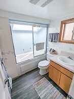 Juan de Fuca Waterfront Hotel & Cottages