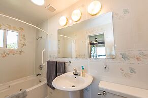 Juan de Fuca Waterfront Hotel & Cottages