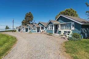 Juan de Fuca Waterfront Hotel & Cottages
