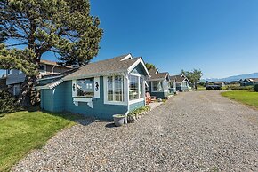 Juan de Fuca Waterfront Hotel & Cottages