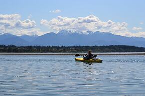 Juan de Fuca Waterfront Hotel & Cottages