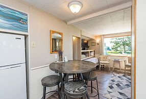 Juan de Fuca Waterfront Hotel & Cottages