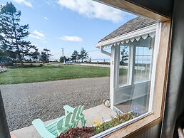 Juan de Fuca Waterfront Hotel & Cottages