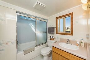 Juan de Fuca Waterfront Hotel & Cottages