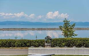 Juan de Fuca Waterfront Hotel & Cottages