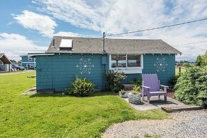 Juan de Fuca Waterfront Hotel & Cottages