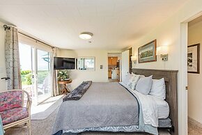 Juan de Fuca Waterfront Hotel & Cottages