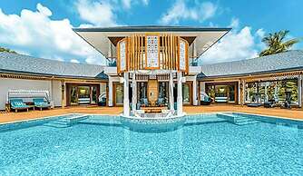 Hideaway Beach Resort & Spa
