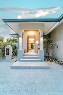 Hideaway Beach Resort & Spa