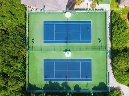 Hideaway Beach Resort & Spa