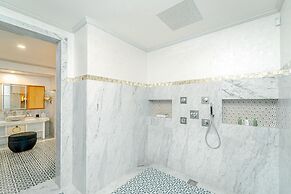 Hideaway Beach Resort & Spa