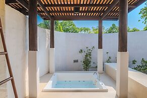 Hideaway Beach Resort & Spa