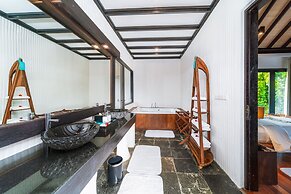 Hideaway Beach Resort & Spa