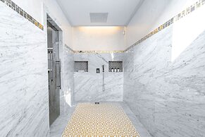 Hideaway Beach Resort & Spa