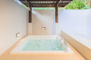 Hideaway Beach Resort & Spa