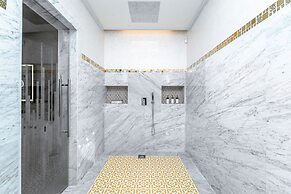 Hideaway Beach Resort & Spa