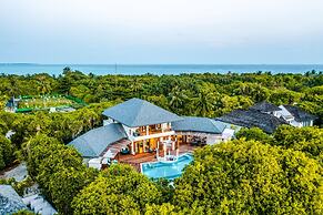 Hideaway Beach Resort & Spa