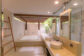 Hideaway Beach Resort & Spa