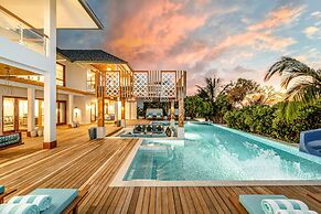 Hideaway Beach Resort & Spa