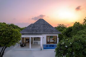 Hideaway Beach Resort & Spa