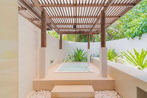 Hideaway Beach Resort & Spa