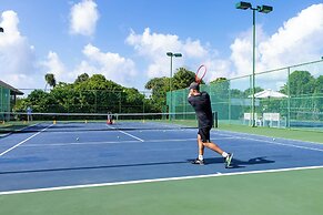 Hideaway Beach Resort & Spa