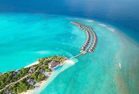 Hideaway Beach Resort & Spa, FREE SHARED CHARTER FLIGHT for two on sta