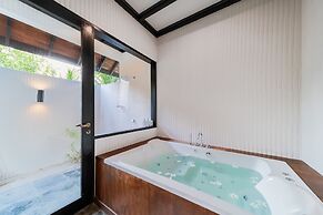 Hideaway Beach Resort & Spa