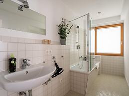 Schoenhouse Avenue by Limehome