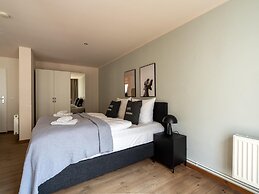 Schoenhouse Avenue by Limehome