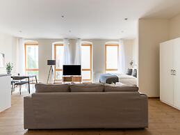 Schoenhouse Avenue by Limehome