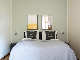 Schoenhouse Avenue by Limehome