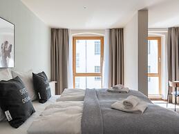 Schoenhouse Avenue by Limehome