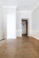 Schoenhouse Avenue by Limehome