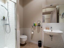 Schoenhouse Avenue by Limehome