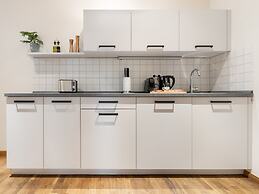 Schoenhouse Avenue by Limehome