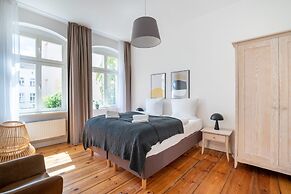 Schoenhouse Avenue by Limehome