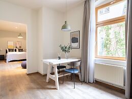 Schoenhouse Avenue by Limehome