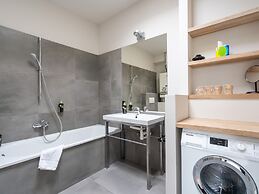 Schoenhouse Avenue by Limehome